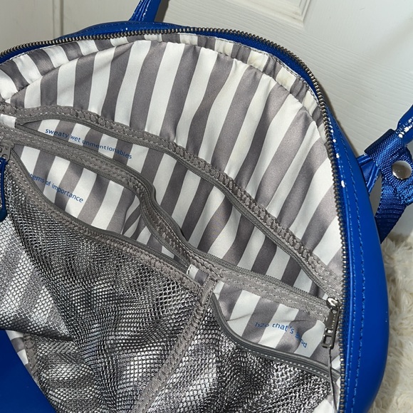 Gorgeous LULULEMON tote - Picture 7 of 9